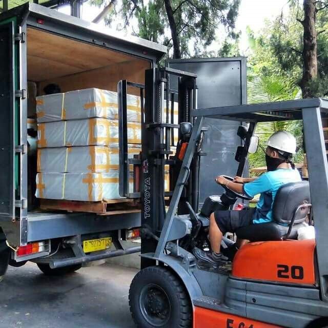 Coordinating pickup from Chinese suppliers